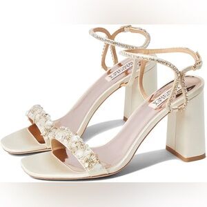 NEW Badgley Mischka Tanisha Block Heel in Ivory - size 10